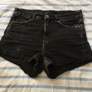 H&M High Waisted Black Shorts